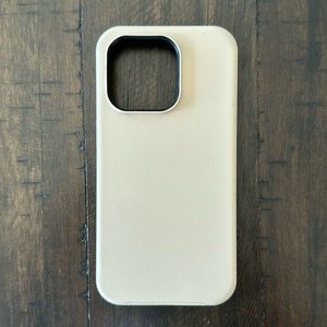 OTTERBOX iPhone 14 Pro case